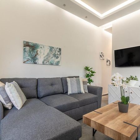Misty Grey Apartment Near City Centre イラクリオン エクステリア 写真