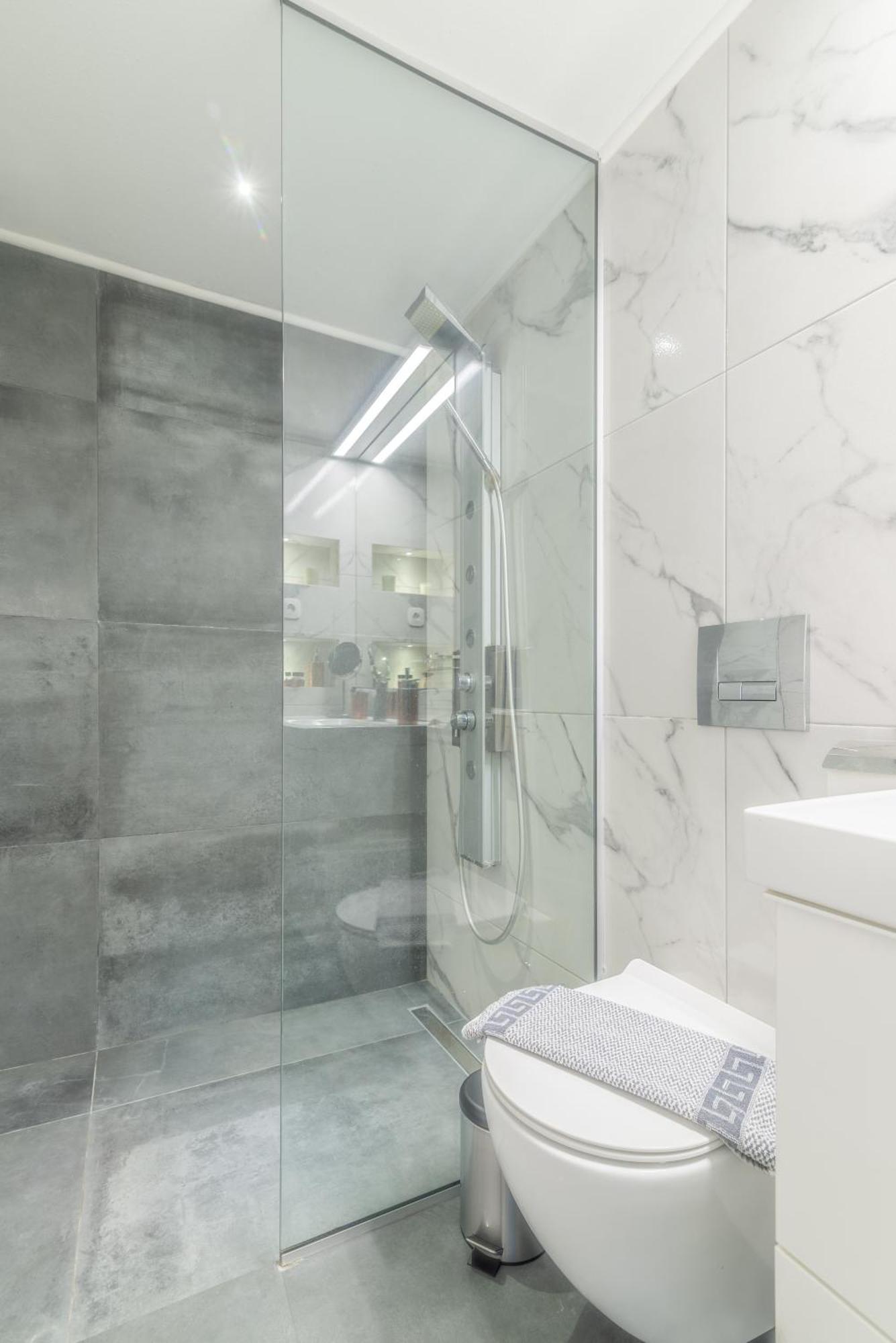 Misty Grey Apartment Near City Centre イラクリオン エクステリア 写真